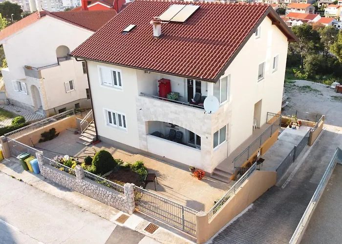 Bonis I Apartamento Šibenik